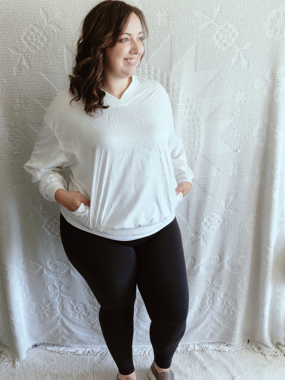 Haley Apparel | White Floral Textured Bomber Pullover V-Neck Crop Top | Sz L/XL